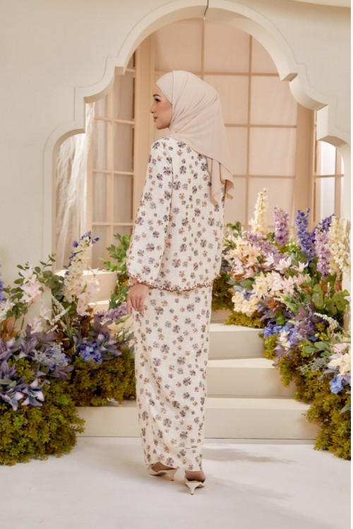 KURUNG MELUR DIVINE WHITE