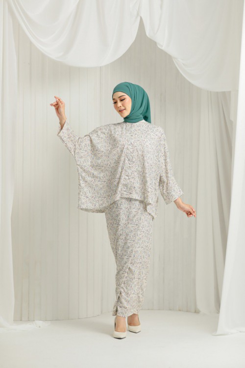 KURUNG DAHLIA VANILA PEARL