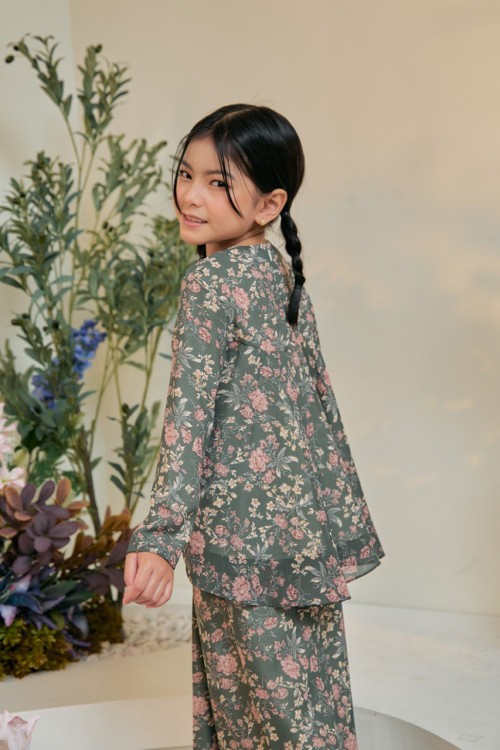 KURUNG AZALEA KIDS - HERB GARDEN