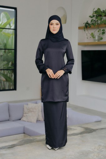 KURUNG AMEENA BLACK