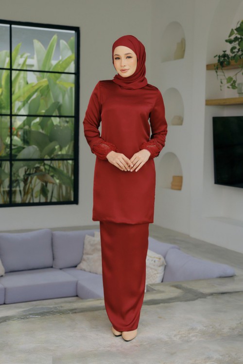 KURUNG AMEENA MAROON